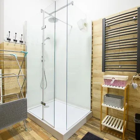 Anna 2 홈스테이 자코파네