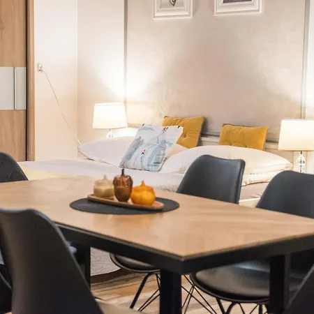 Anna 2 홈스테이 자코파네